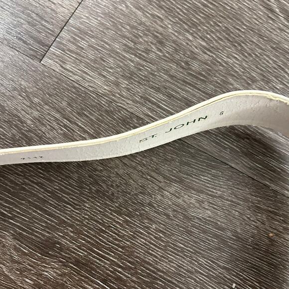 Vintage St. John White Leather Belt Sz 6 Gold Statement Buckle Adjustable Waist - Picture 13 of 16